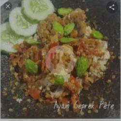 Dada Geprek Lalapan Nasi Pete