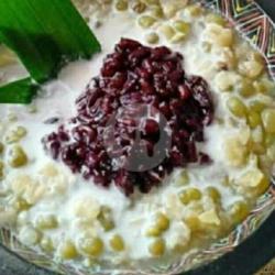 Bubur Kacang Hijau Ketan Komplit Pake Susu Coklat