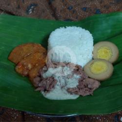 Nasi Gudeg Sambel Goreng Telur