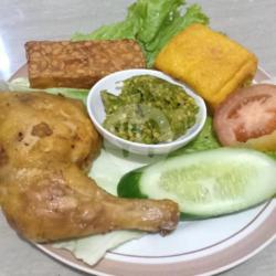 Ayam,tahu,tempe,sambel Ijo(tanpa Nasi)