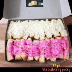 Roti Bakar Pastry Strawberry-keju