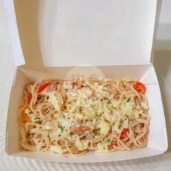 Pasta Spicy Tuna Dengan Melted Cheese