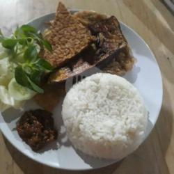 Nasi Biasa : Telur Tempe Terong .