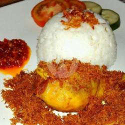 Nasi Ayam Paha Bawah Goreng Serundeng Sambel Terasi Mateng