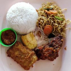 Nasi Campur Ikan Layang Balado