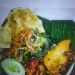 Pecel Madiun  Ayam Goreng