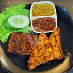 1 Potong Tahu / Tempe Bakar Bumbu Rujak/ Kecap