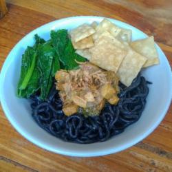 Mie Ayam Hitam (charcoal)