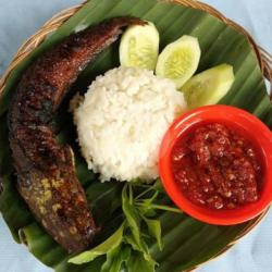 Nasi Lele Bakar   Sambal Lalapan