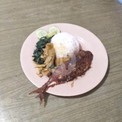 Nasi Ikan Gembung Bakar
