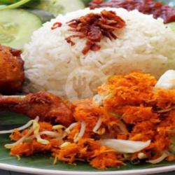 Nasi Urap Ayam Peyek