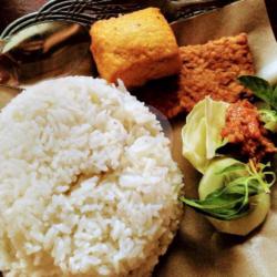 3 Paket Nasi Tahu Tempe Sambal Geprek   Sayur   Lalapan