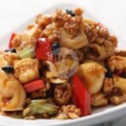 Sauteed Spicy Squid With Minced Chicken & Black Bean