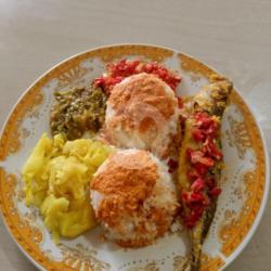 Nasi Padang Ikan Laut Goreng