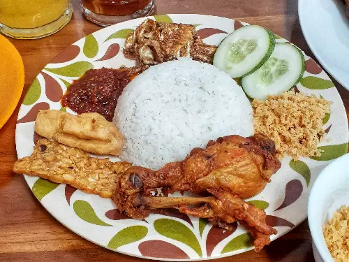Warung SE, UNS