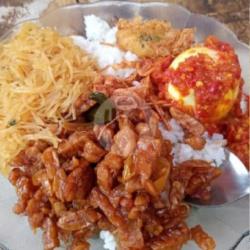 Nasi Uduk Telur Balado