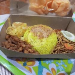 Nasi Uduk Telor Dadar