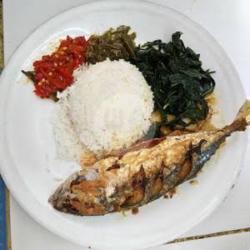 Nasi Rames Ikan Kembung