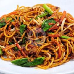 Mie Goreng Campur Komplit