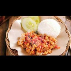 Sayap Crispy Geprek  Nasi  Teh/es Teh/air Mineral