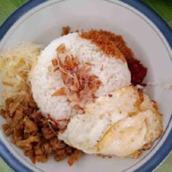 Nasi Uduk Telur Ceplok