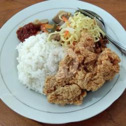 Nasi Campur Lauk Ayam.