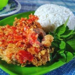 Nasi Lalapan Ayam Geprek