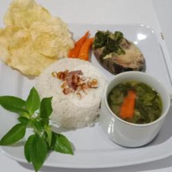 Paket Nasi Sop Ikan