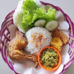 Nasi Uduk Sambel Cabe Ijo   Teh Es