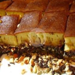 Martabak Manis Kacang Cokelat Susu