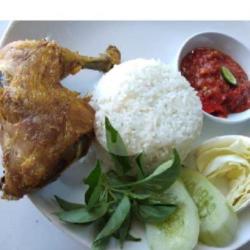 Lalapan Ayam Goreng 2 Gratis Es Jeruk 1.