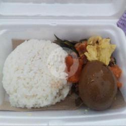 Nasi Gudeg Sambel Goreng   Telur