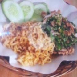 Ayam Geprek   Nasi   Mie Indomi/sedap   Sambal Ijo Lalapan