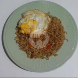 Mie Goreng   Telor   Air Mineral Gelas