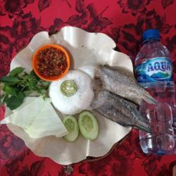 Nasi Ikan Asin Japu Air Mineral