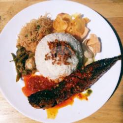 Nasi Gurih   Ikan Dencis