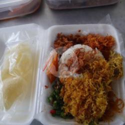 Nasi Uduk Ayam Goreng