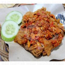 Ayam Geprek Sambal Terasi Mentah