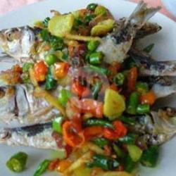 Tumis Ikan Asin Japu