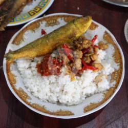 Nasi Rames Bandeng