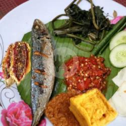 Ikan Pindang Tahu Tempe Asin Manis Dendeng