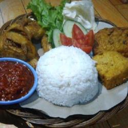 Pecel Ayam Komplit