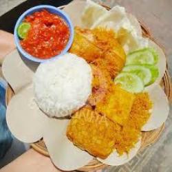 Ayam Kremes Nasi Tahu Tempe Sambal