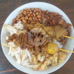 Bubur Ayam Dengan 2 Sate ( Sate Telur/usus/ati Ampela)