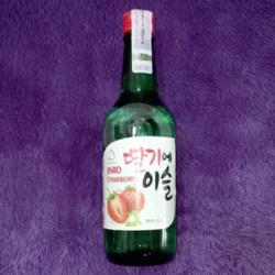 (21 ) Soju Jinro Strawberry