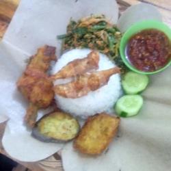 Ayam Penyet Urap Ikan Asin