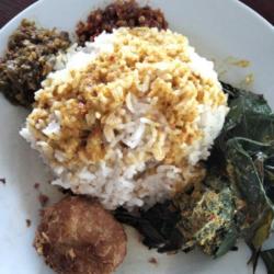 Nasi Bergedel   Kuah   Sayur   Sambal