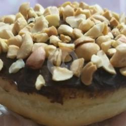 Donut Coklat Kacang