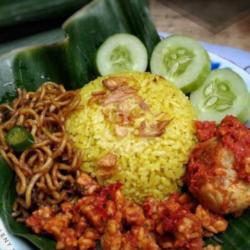 Nasi Kuning Telur