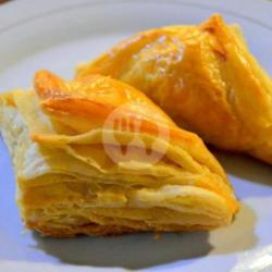 Pastry Ayam (isi 3)